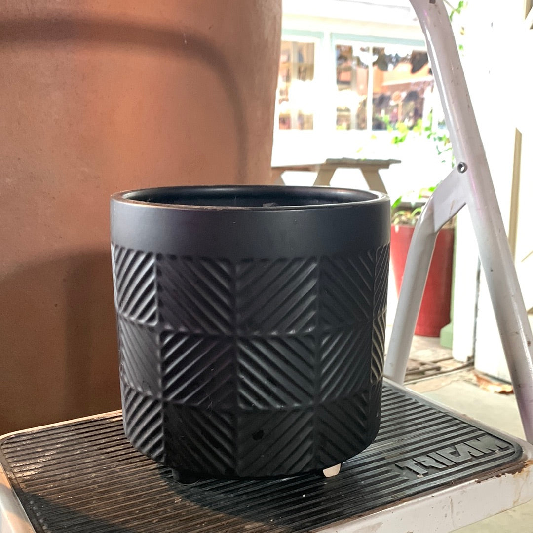 Black Checkered Textured Medium  Pot